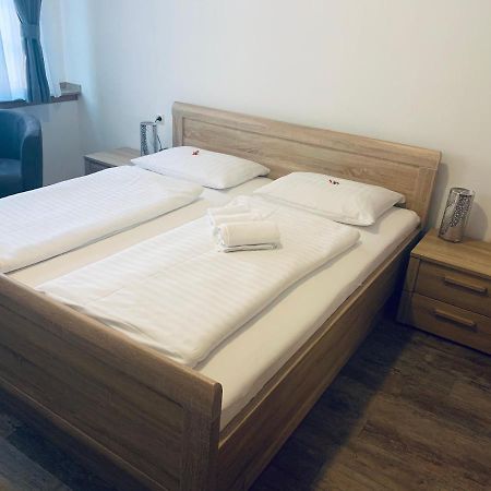 Hotel Brauhaus Zur Krone Bergheim  Buitenkant foto